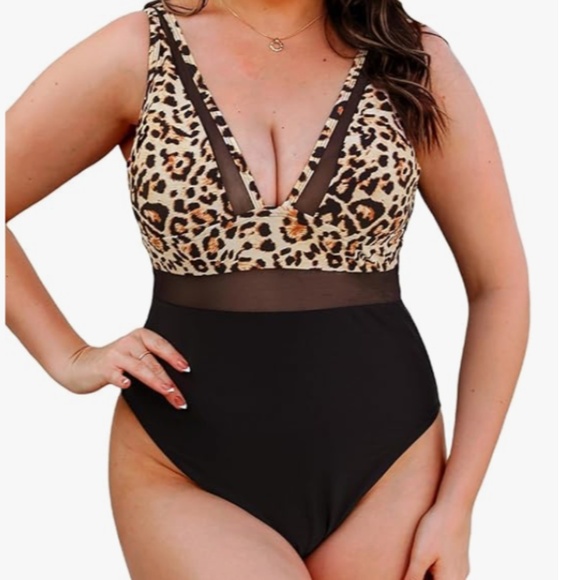 Women’s Swimsuit NWT size 3X - Picture 1 of 5